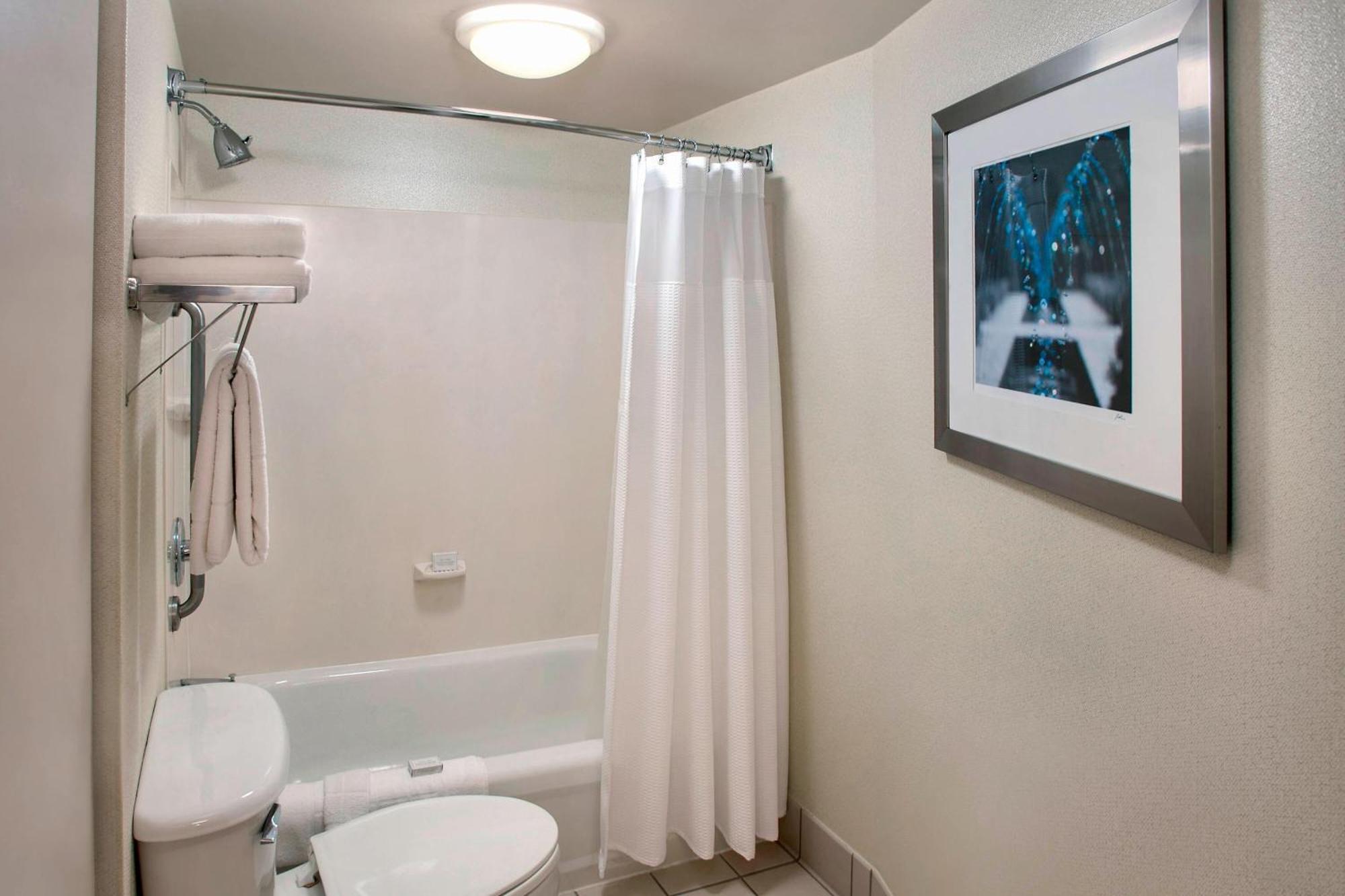 Hotel Springhill By Marriott Philadelphia Willow Grove